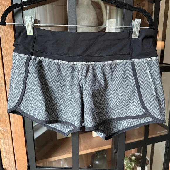 Lululemon Shorts Run Times Stretch Giant Herringbone Swift running low rise - Picture 2 of 6